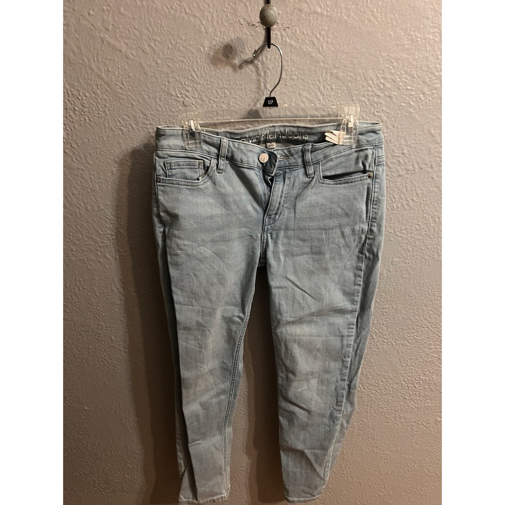 Calvin Klein Straight Leg Mid Rise Jean Women Size 8 Denim‎ Capri - Picture 6 of 9